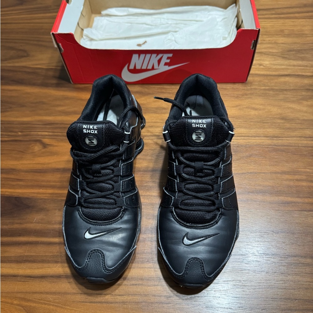 NIKE SHOX NZ EU w/original box

Shoes are in excellent condition. - Picture 6 of 8